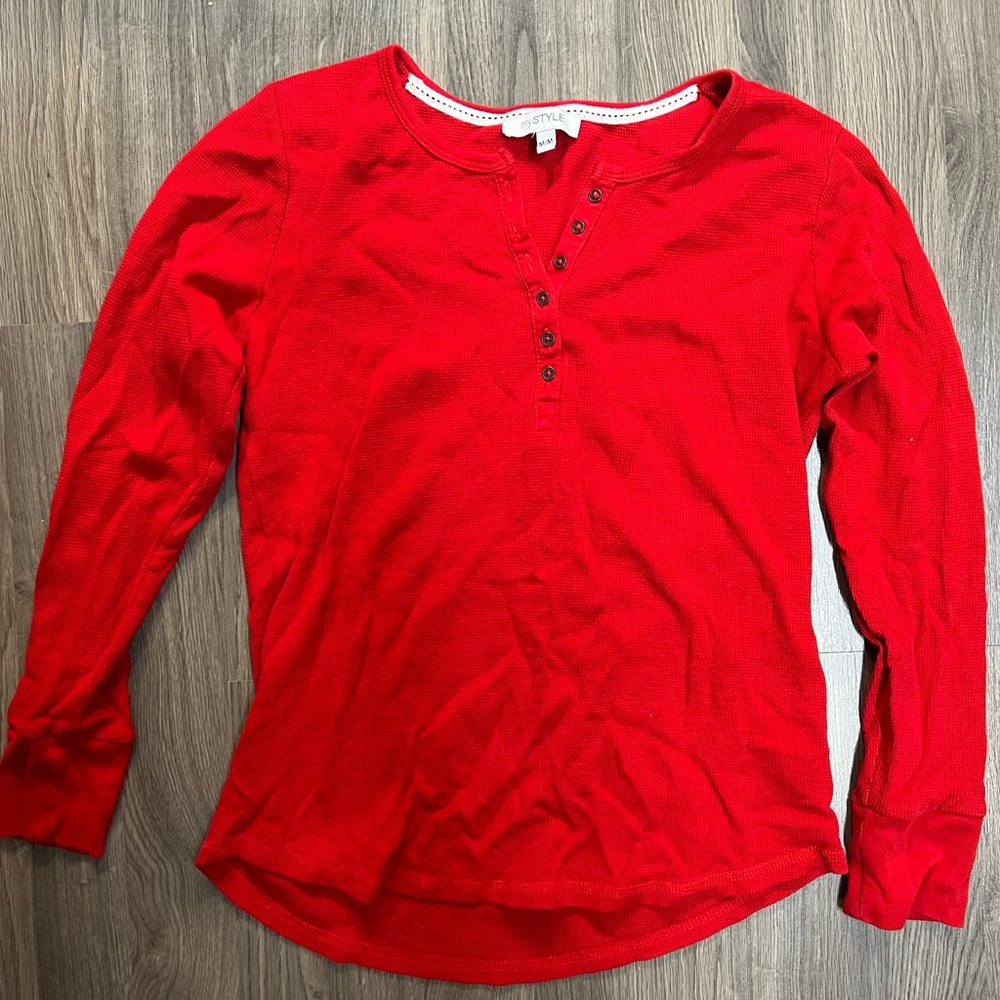 ⭐️ 3/$20 Red Longsleeve